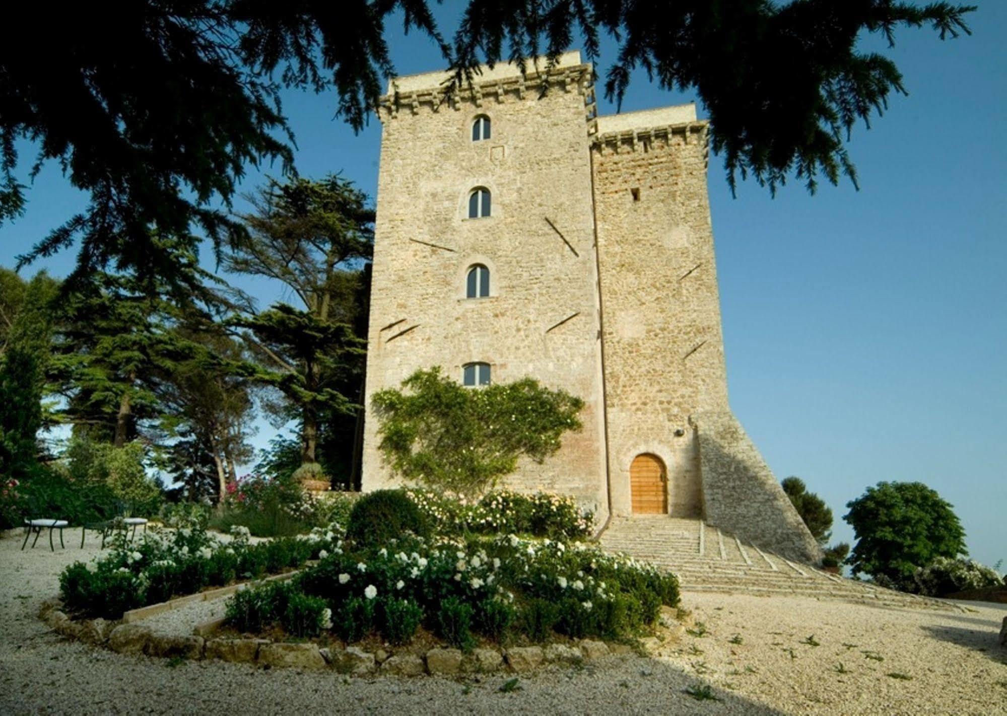 Aparthotel Torre Almonte à Todi Extérieur photo