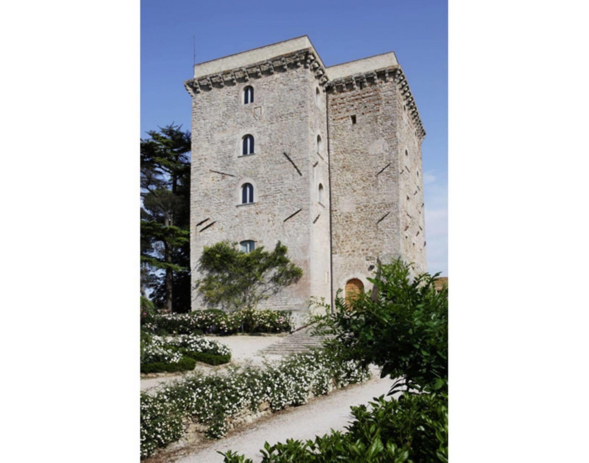 Aparthotel Torre Almonte à Todi Extérieur photo